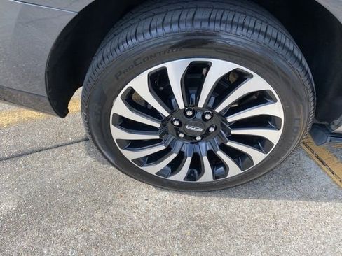 Used 2023 Lincoln Navigator Black Label AWD/4WD image 7