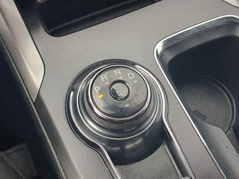 Used 2020 Ford Fusion SE image 26