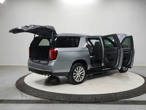 Used 2023 GMC Yukon XL Denali RWD image 15