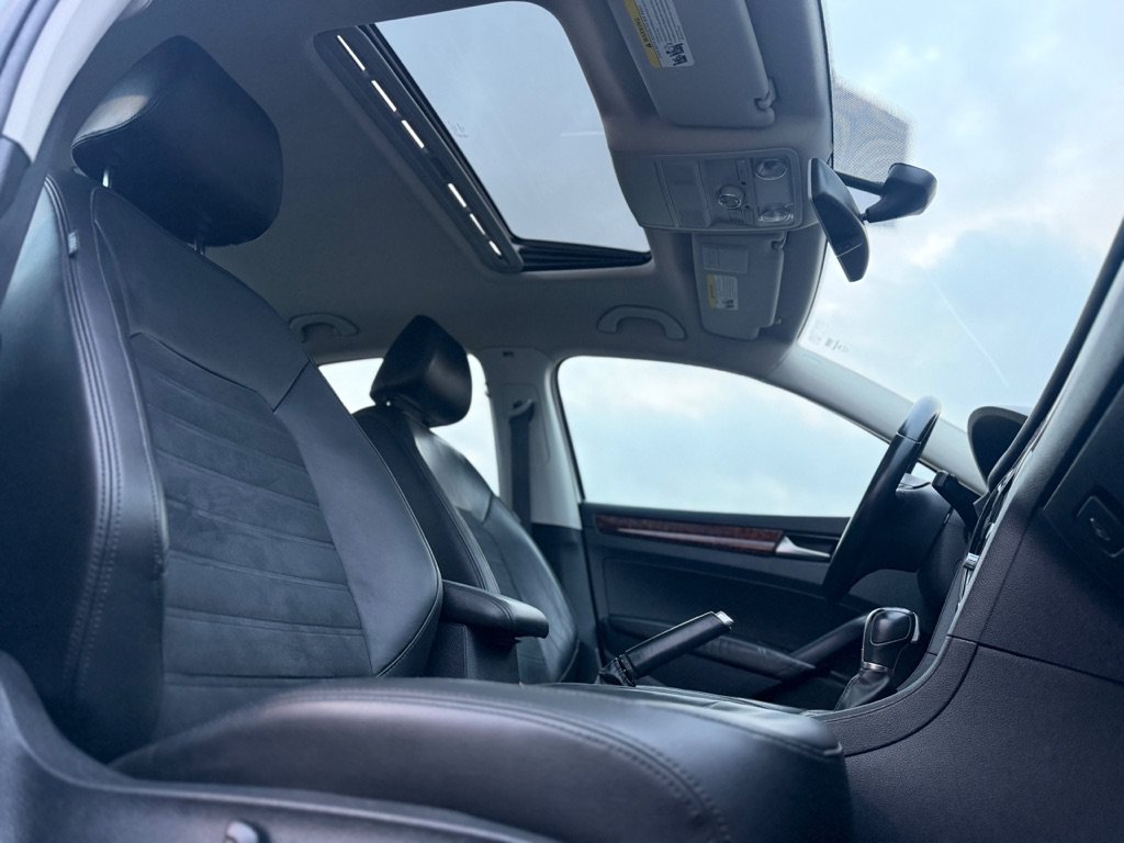 Used 2013 Volkswagen Passat 2.5 SEL Premium FWD image 9