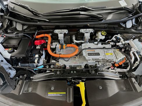 Used 2024 Nissan Ariya AWD image 34