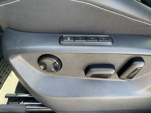 Used 2024 Volkswagen Tiguan SEL R-Line image 52