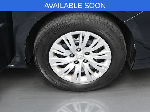 Used 2014 Toyota Camry LE FWD image 34