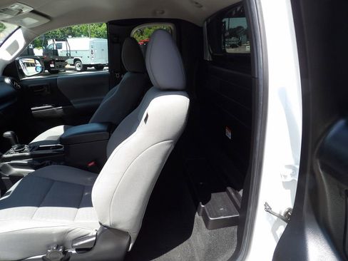 Used 2022 Toyota Tacoma SR RWD image 28