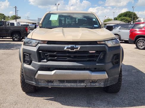 Used 2024 Chevrolet Colorado Trail Boss w/ Technology Package AWD/4WD image 2