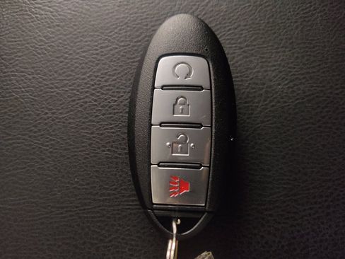 Used 2019 Nissan Pathfinder S FWD image 32