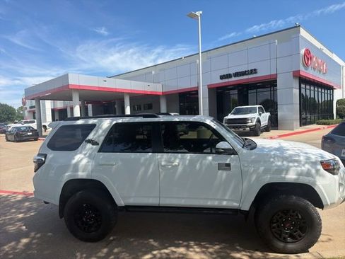 Used 2024 Toyota 4Runner TRD Off-Road Premium w/ Off Road Premium Plus Package AWD/4WD image 2