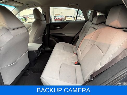 Used 2022 Toyota Venza LE AWD/4WD image 17