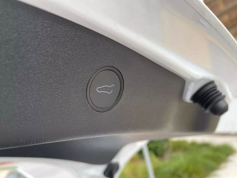 Used 2023 Tesla Model 3 Standard Range image 40