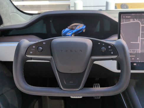 Used 2022 Tesla Model S image 19