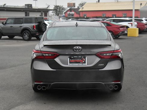 Used 2022 Toyota Camry XSE image 7