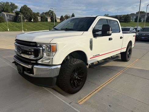 Used 2022 Ford F250 XLT AWD/4WD image 1