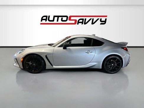 Used 2022 Toyota GR86 Premium w/ ALL Weather Mat Package (TMS) RWD image 4