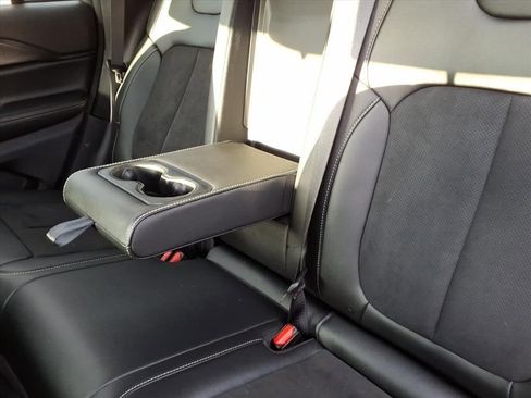 Used 2023 Jeep Grand Cherokee Limited w/ Luxury Tech Group II image 15