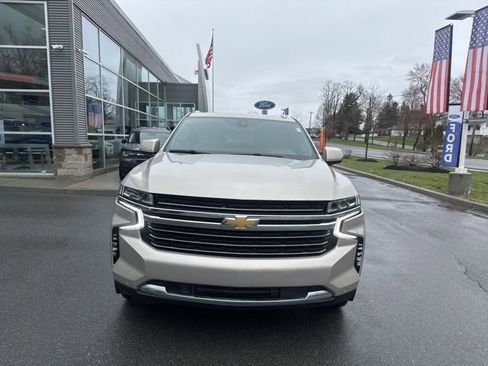 Used 2022 Chevrolet Suburban LT image 3