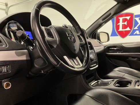 Used 2018 Dodge Grand Caravan GT image 18