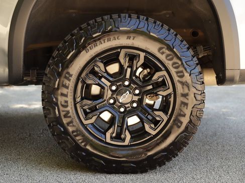 Used 2023 Chevrolet Silverado 1500 ZR2 w/ Technology Package AWD/4WD image 44