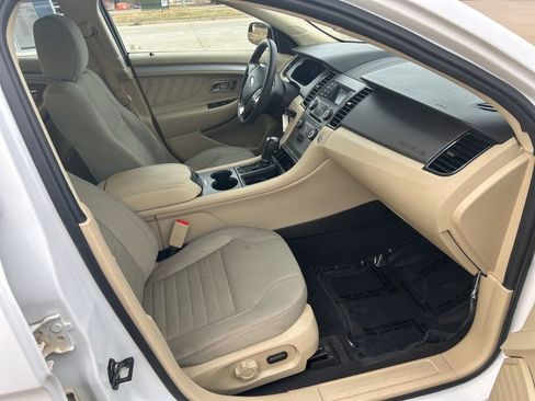 Used 2019 Ford Taurus SE image 23