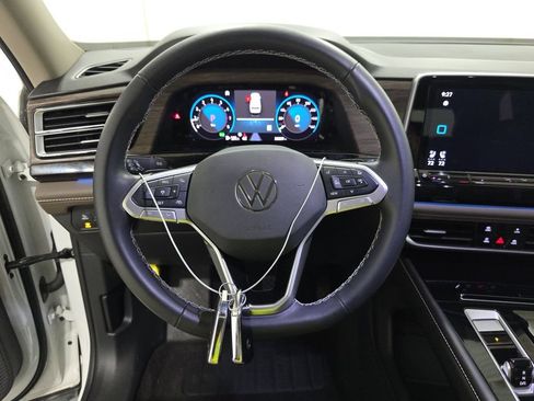 Used 2024 Volkswagen Atlas SEL AWD/4WD image 7