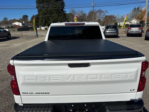 Used 2021 Chevrolet Silverado 1500 LT image 21