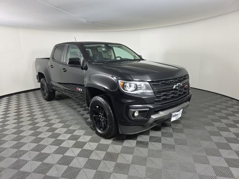 Used 2022 Chevrolet Colorado Z71 w/ Z71 Midnight Edition image 7