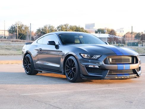 Used 2017 Ford Mustang Shelby GT350 image 5