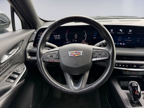 Used 2024 Cadillac XT4 Premium Luxury image 13