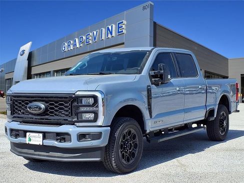 New 2026 Ford F250 Lariat w/ Black Appearance Package image 8