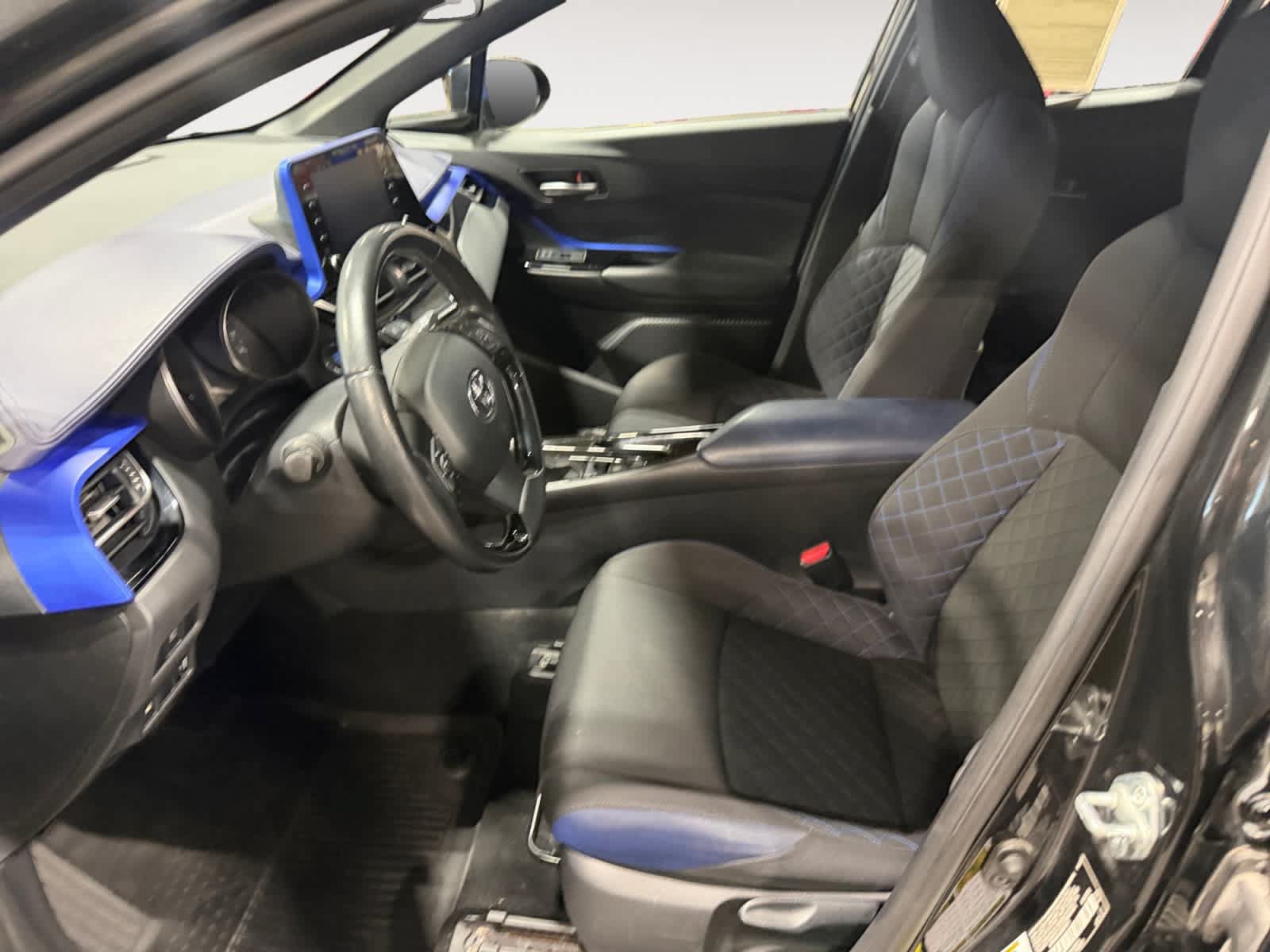 Used 2021 Toyota C-HR XLE FWD image 10