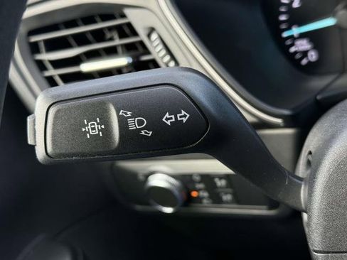 Used 2020 Ford Escape SE image 19