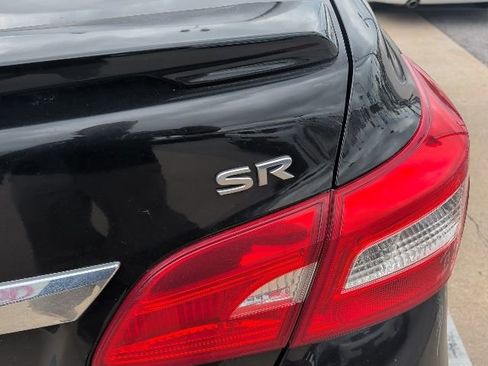 Used 2019 Nissan Sentra SR image 4