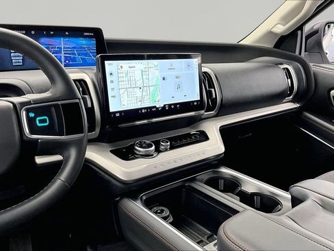 Certified 2025 Ford Expedition Max Active AWD/4WD image 6