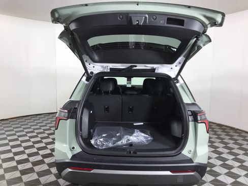 New 2026 Chevrolet Equinox LT w/ Convenience Package II image 11