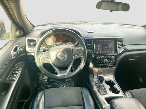 Used 2021 Jeep Grand Cherokee Laredo X image 23