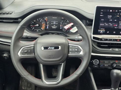 Used 2024 Jeep Compass Trailhawk AWD/4WD image 15