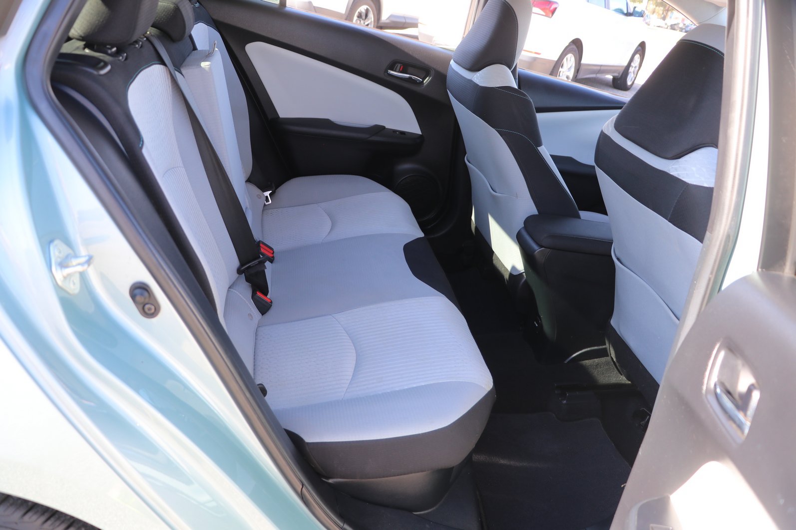 Used 2018 Toyota Prius Three FWD image 29