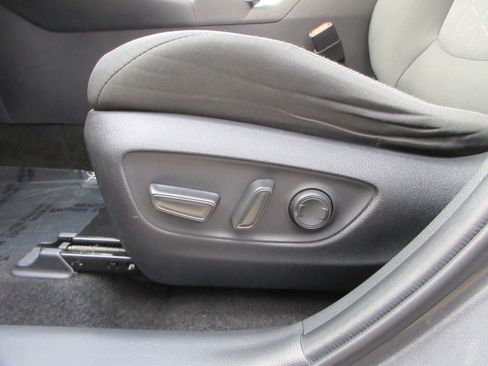 Used 2024 Toyota RAV4 XLE AWD/4WD image 30