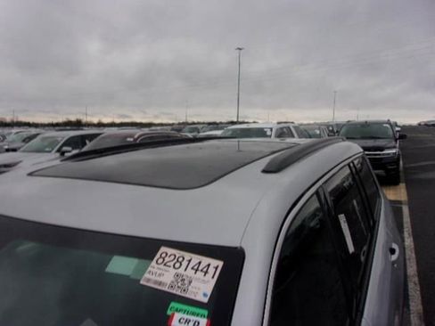 Used 2024 Jeep Grand Cherokee L Limited w/ Luxury Tech Group II image 13