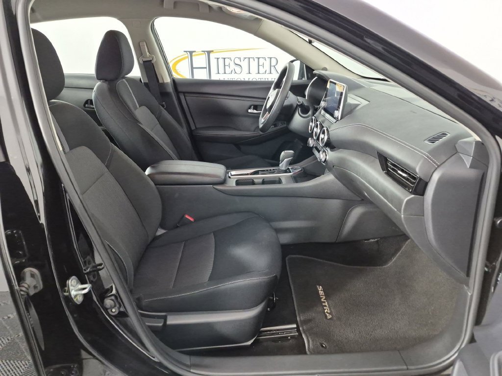 Used 2025 Nissan Sentra SV FWD image 34