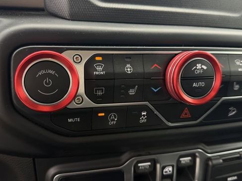 Used 2019 Jeep Wrangler Unlimited Sport S image 22