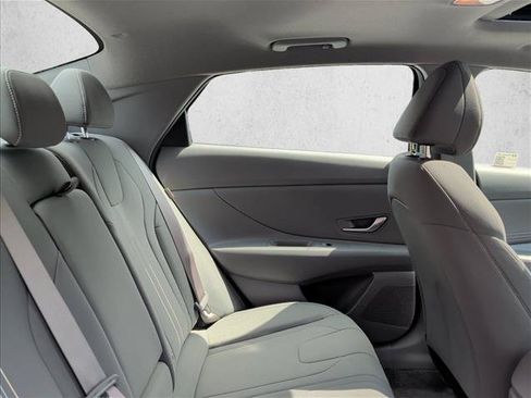 Used 2025 Hyundai Elantra SEL FWD image 25