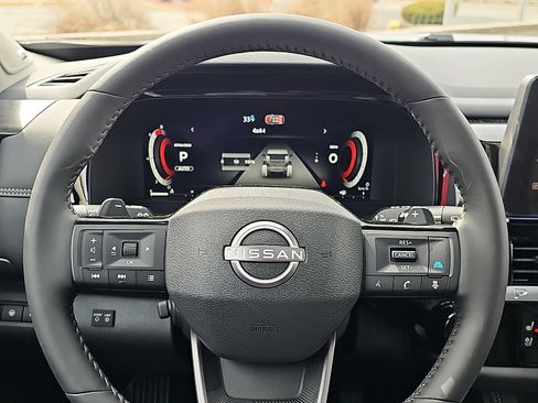 New 2026 Nissan Pathfinder Platinum w/ Accent Package image 14