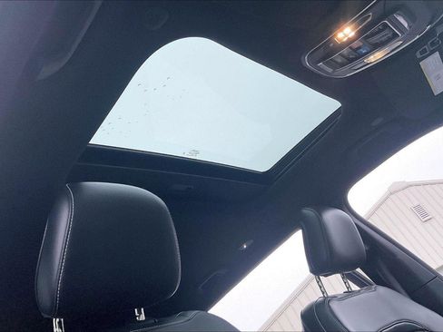 Used 2023 Jeep Grand Cherokee L Altitude image 23