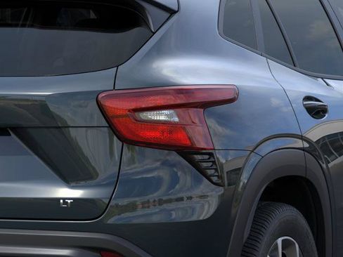 New 2026 Chevrolet Trax LT w/ LT Convenience Package FWD image 35