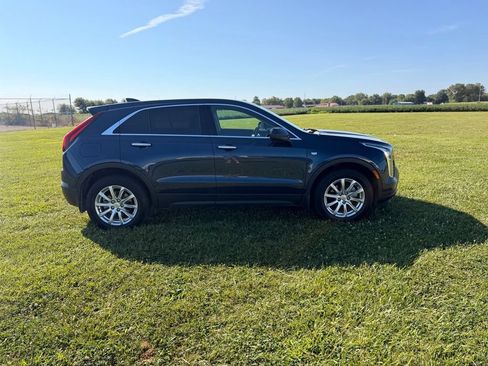 Used 2019 Cadillac XT4 Luxury w/ Cold Weather Package AWD/4WD image 4