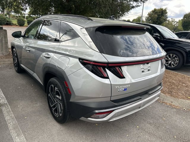 Used 2025 Hyundai Tucson Limited FWD image 2