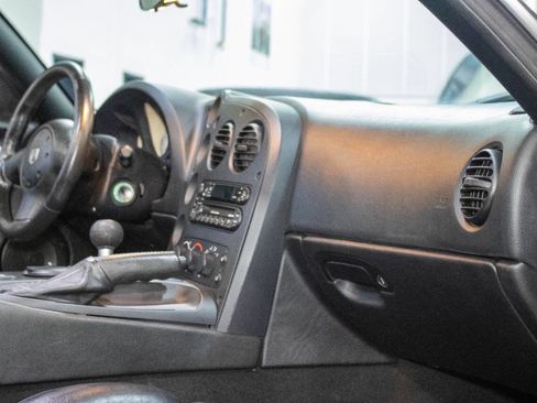 Used 2003 Dodge Viper SRT-10 image 39