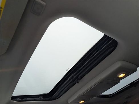 Used 2014 GMC Acadia Denali image 13