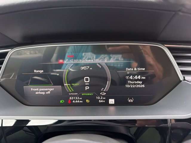 Used 2023 Audi e-tron Premium Plus w/ Premium Plus Package AWD/4WD image 23