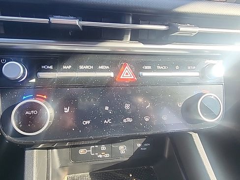 Certified 2025 Hyundai Santa Cruz SEL image 8